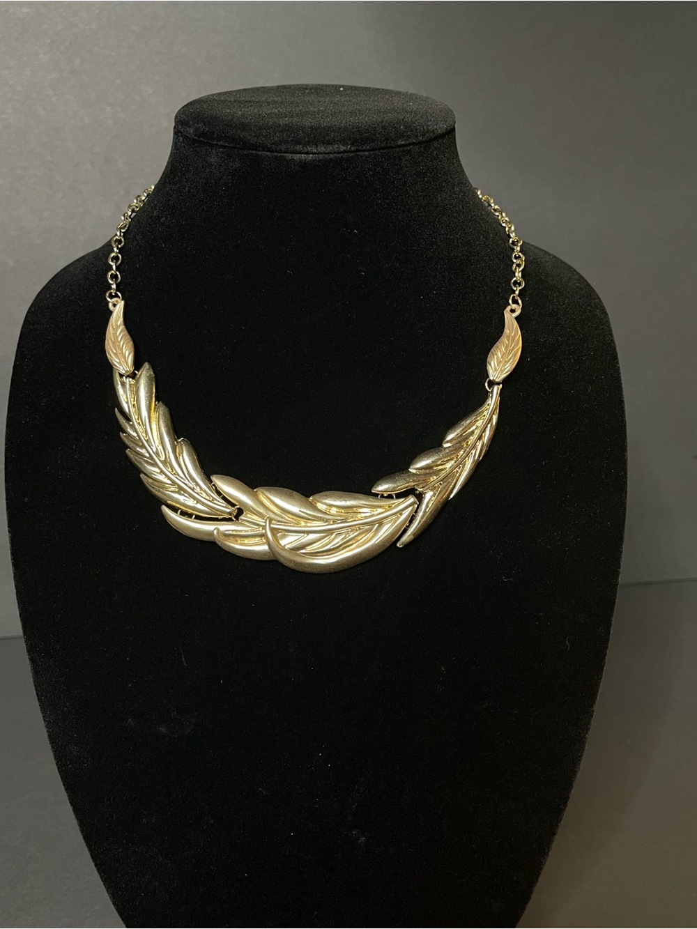 Gold Leaf Motif Collar Necklace - Women Jewelry